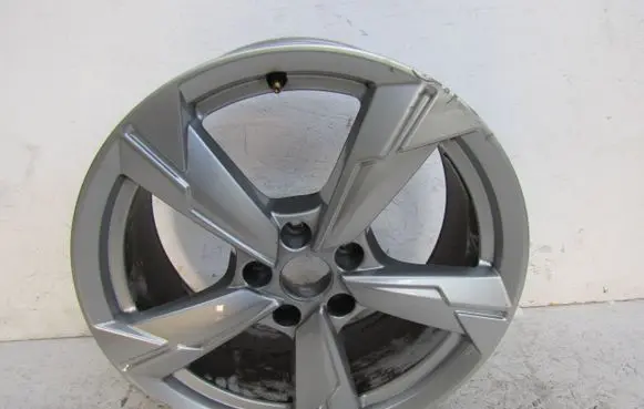 R18 alloy rim