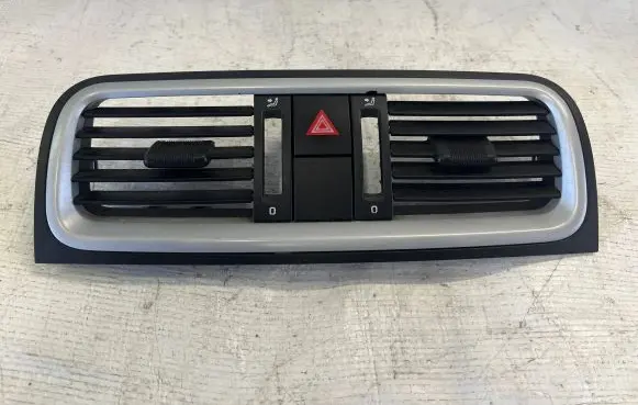 Skoda Roomster (5J) Dash center air vent grill 5J0820951C