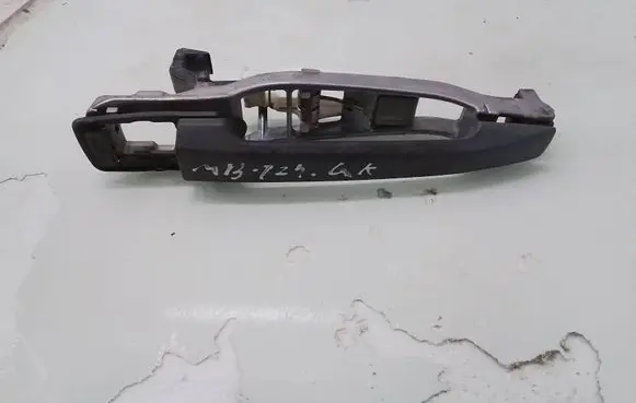 Mercedes-Benz E W124 Front door exterior handle