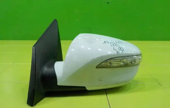 Hyundai ix35 Front door electric wing mirror LEWE 17AB169