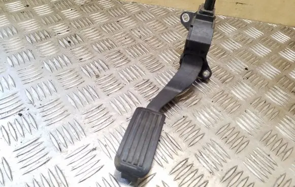 Toyota Yaris Accelerator throttle pedal 781100D010