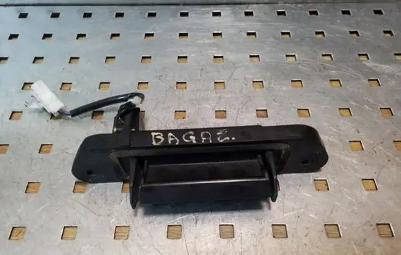 Tailgate opening switch