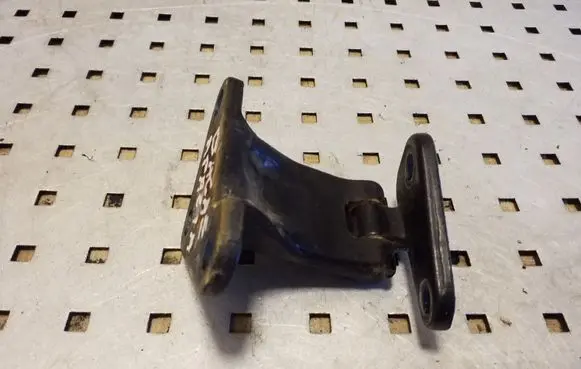 Opel Frontera B Loading door lower hinge 