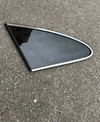 Honda CR-V Rear side window