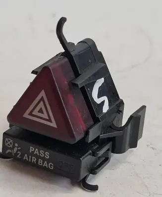 Mercedes-Benz B W245 Hazard light switch 1698203610 33450101 QC03D0T