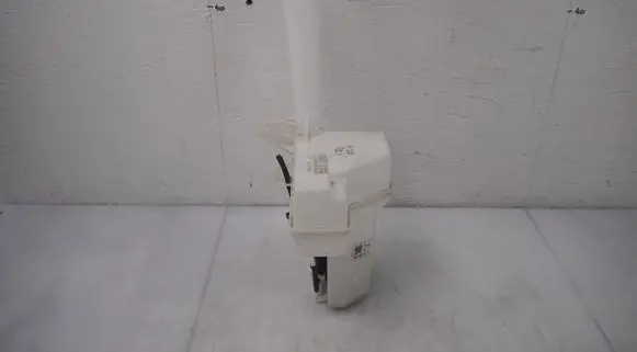 Hyundai i20 (BC3 BI3) Windshield washer fluid reservoir/tank 98610Q0000