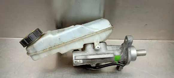 Volvo V40 Master brake cylinder 31329534