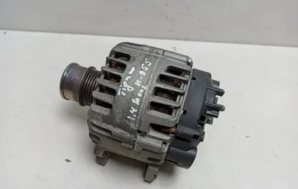 Volkswagen Tiguan Generator/alternator 04C903021A
