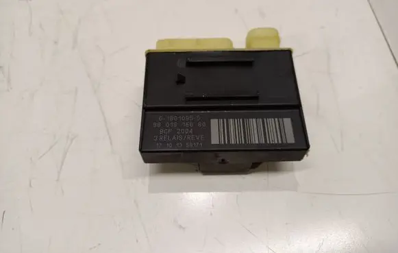 Peugeot 3008 II Coolant fan relay 9801916680