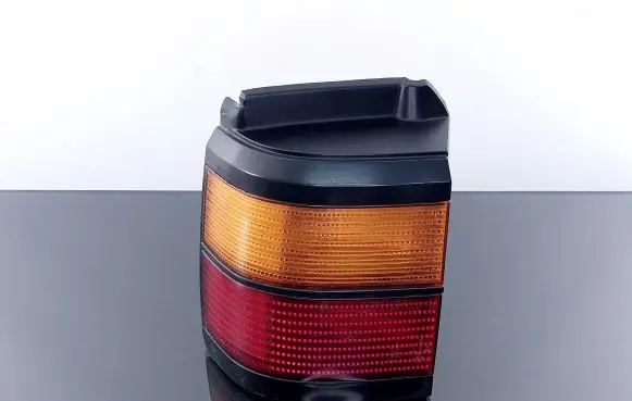 Volkswagen PASSAT B3 Rear/tail lights 86047 333945111 333945257