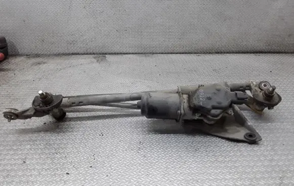 Subaru Impreza II Front wiper linkage and motor