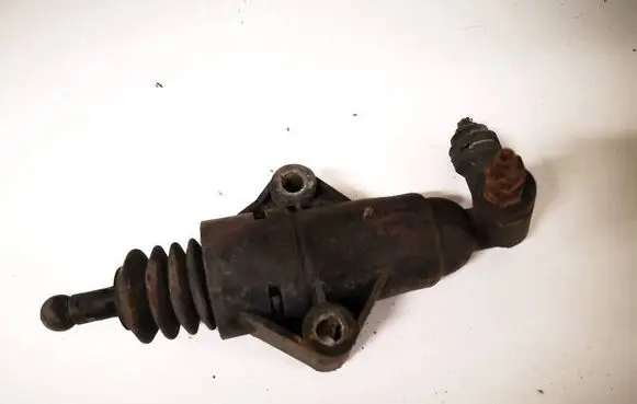 Volkswagen Golf IV Clutch master cylinder 1J0721261F