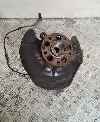 Mercedes-Benz B W245 Front wheel hub spindle knuckle