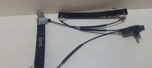 Rear door manual window regulator