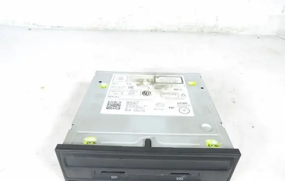 Skoda Rapid (NH) Radio/CD/DVD/GPS head unit 5Q0035864C