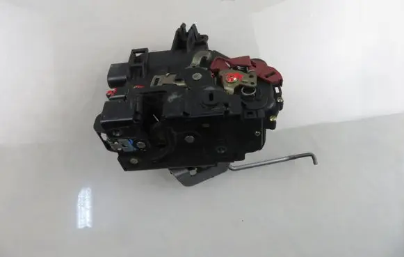 Audi A4 S4 B6 8E 8H Rear door lock 8E0839016C
