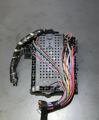 Volvo V70 Fuse box set 8676284 01W393
