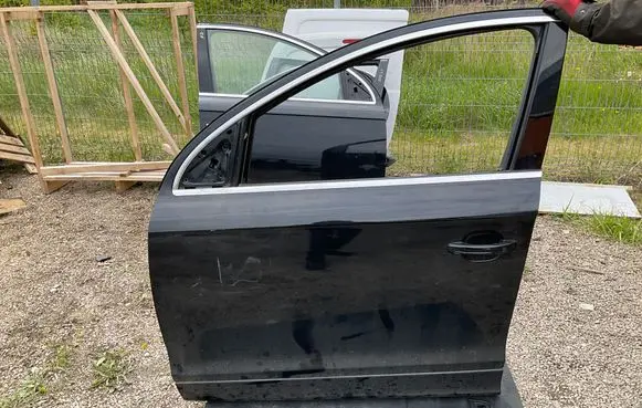 Audi Q7 4L Front door