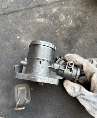 Ford Focus Throttle valve 9647474880