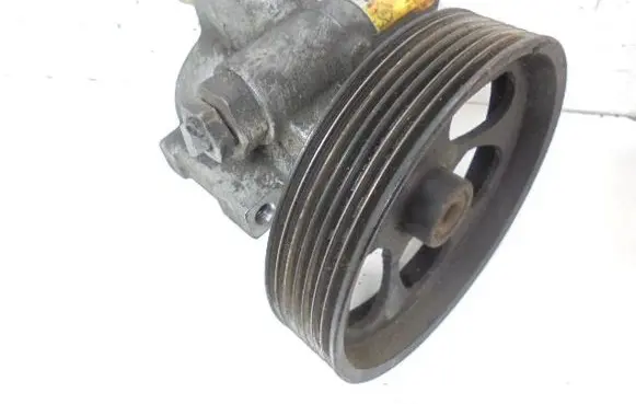 Renault Espace - Grand espace IV Power steering pump 7700426719