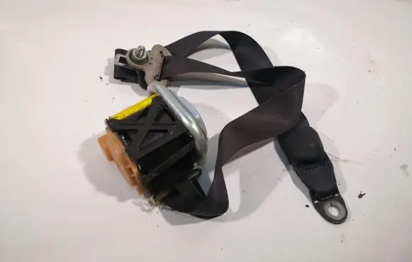Mazda 6 Front seatbelt E40431093