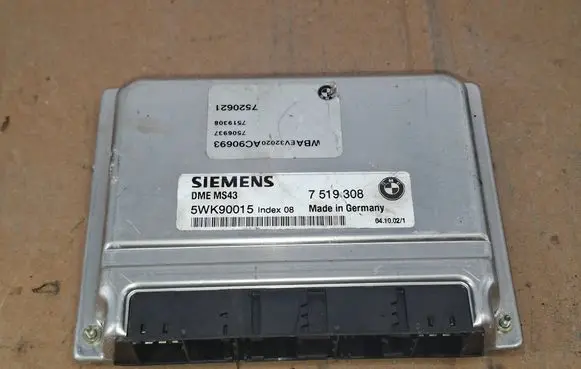 BMW X3 E83 Engine control unit/module 7519308 DMEMS43 5WK90015