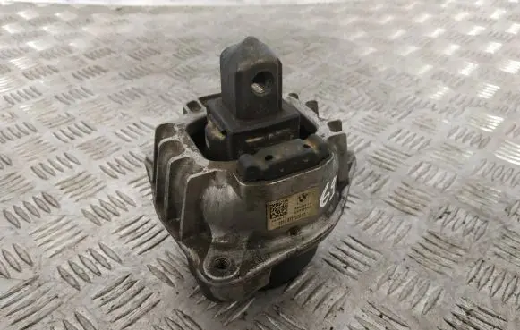 BMW 5 GT F07 Engine mount bracket 6777374 22116777374