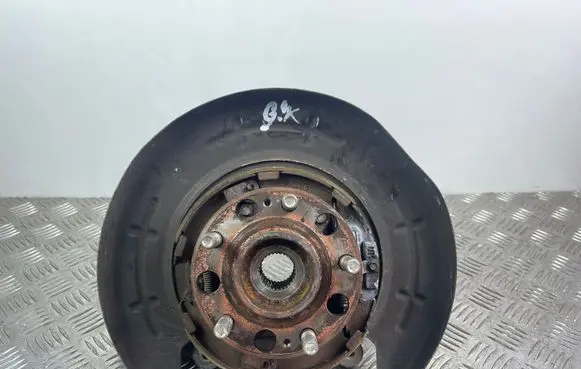 Rear wheel hub