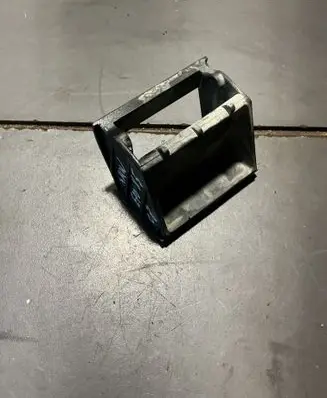 BMW X5 E70 Radiator mount bracket 7533537