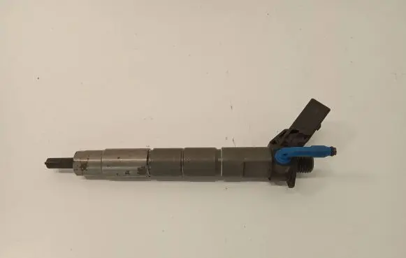Mercedes-Benz GLC AMG Fuel injector A6540700187 1917004741 0445117048