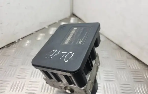 Audi TT Mk1 ABS Pump 8N0907379H 8N0614517E