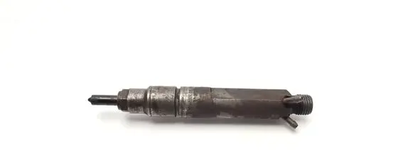 Volkswagen Golf IV Fuel injector 038130201G