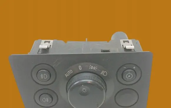 Opel Zafira B Light switch 13205872