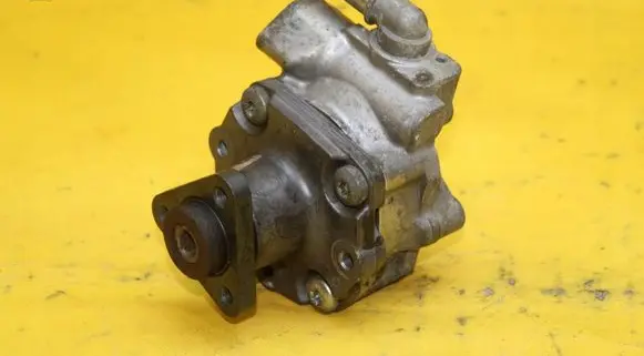 Audi A4 S4 B8 8K Power steering pump 8K0145156J