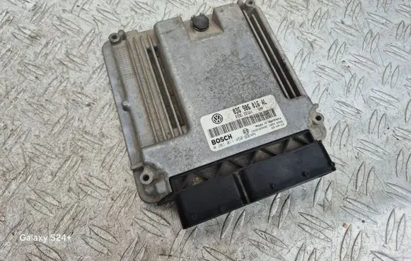 Volkswagen Touran I Engine control unit/module 03G906016AL 0281011450