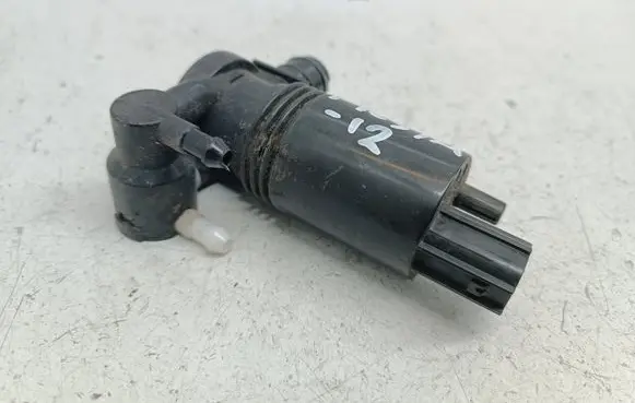 Ford Fiesta Windscreen/windshield washer pump 8A6117K624AA