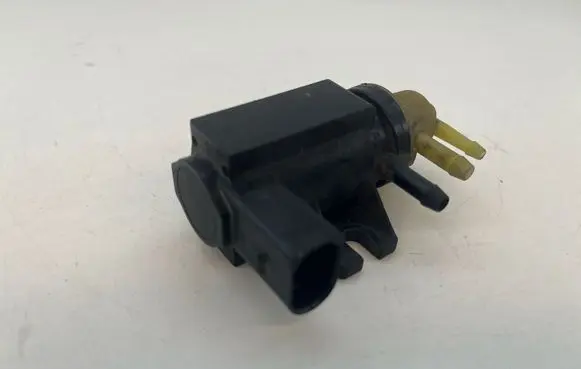Volkswagen PASSAT B6 Turbo solenoid valve 1K0906627A