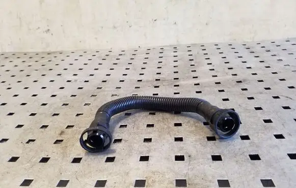 Volkswagen Eos Breather/breather pipe/hose 06F103221E