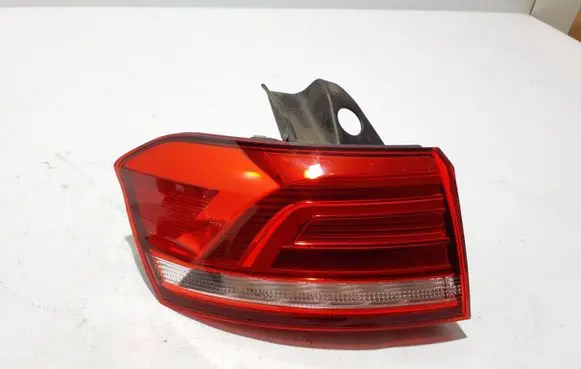 Volkswagen PASSAT B8 Rear/tail lights 3G9945311