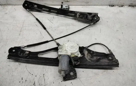 Mercedes-Benz E W211 Front door window regulator with motor A2118203042