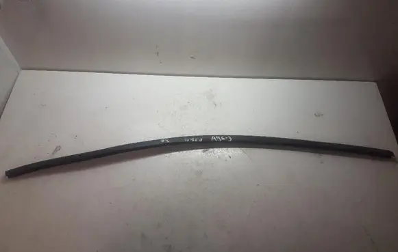 Audi A8 S8 D2 4D Rubber seal front door window/glass 