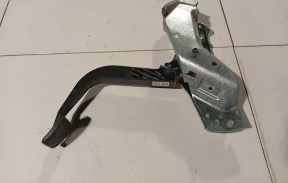 Opel Zafira A Brake pedal 13192503