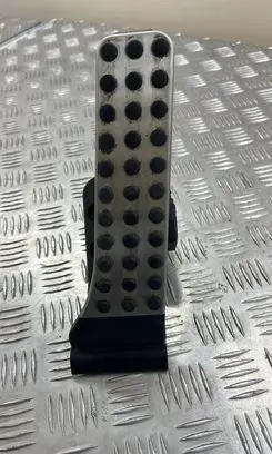 Mercedes-Benz E C207 W207 Accelerator throttle pedal A2043000182