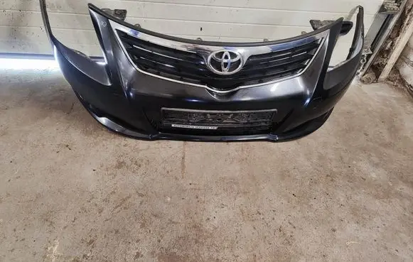 Toyota Avensis T270 Front bumper