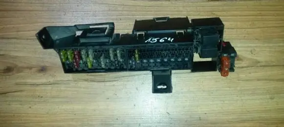 Mercedes-Benz E W210 Fuse box set