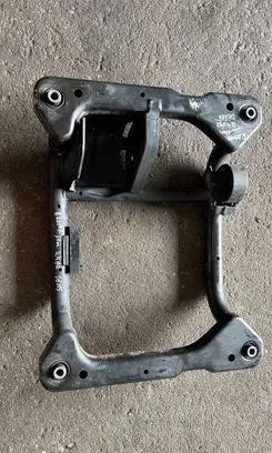 Land Rover Range Rover L322 Gearbox mounting bracket