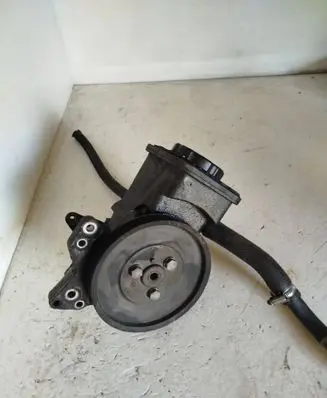 BMW 5 E39 Power steering pump 19486B