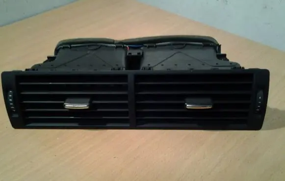 Audi A4 S4 B7 8E 8H Dash center air vent grill 8E0820951H
