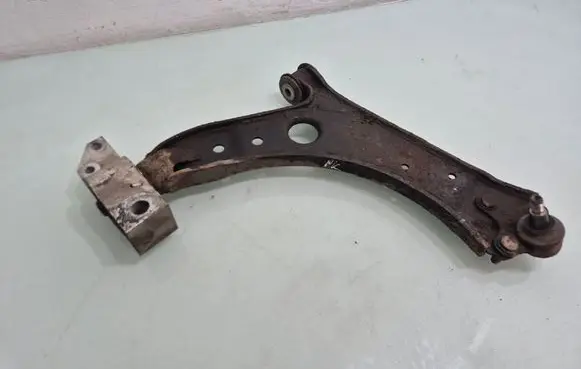 Volkswagen Golf V Front lower control arm/wishbone