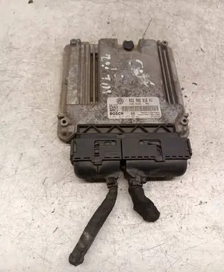 Volkswagen Golf V Engine control unit/module 03G906016HJ 1039S07904 0281012253